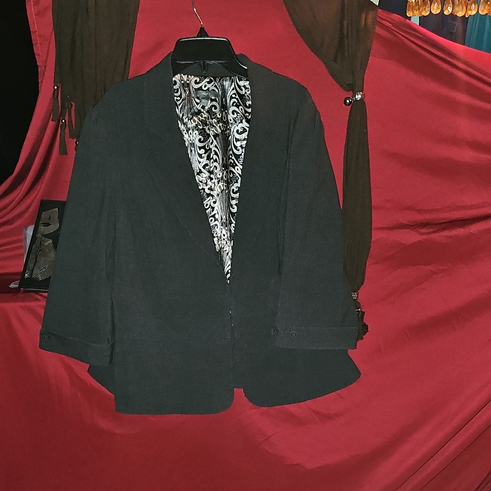 EUC Apt. 9 Black and Gray 3/4 SleevePinstriped Patterned Blazer
